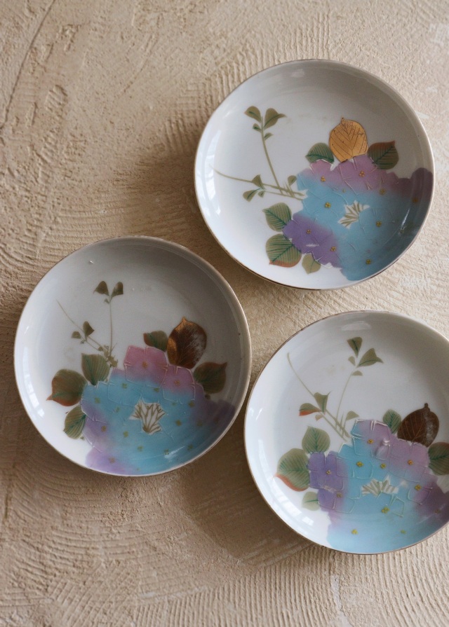 パステルカラーな紫陽花紋皿3枚組　　取り皿　ケーキ皿　