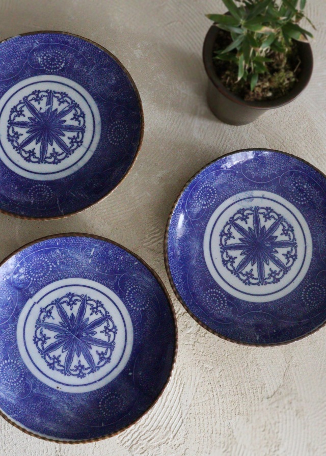 染付印判菊唐草紋皿 24cm イゲ皿 ワンプレート 飾り皿 1枚飾り皿 1枚