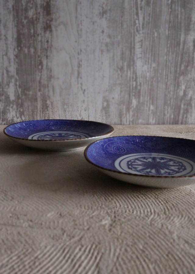 染付印判菊唐草紋皿 24cm イゲ皿 ワンプレート 飾り皿 1枚飾り皿 1枚