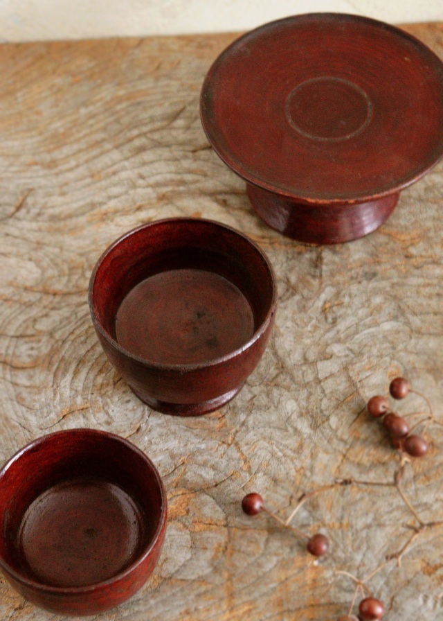 李朝　木台　祭器　高坏　菓子皿  木台　急須台　茶碗　茶器　木椀　木盃