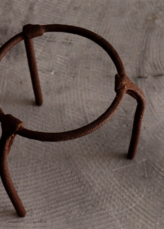 古い五徳 鉄製五徳 火鉢周りのお道具 卓上火鉢 古道具 民藝 茶会