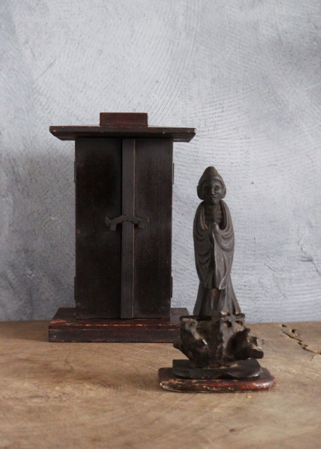 山出釈迦　厨子　小仏 仏像  時代仏 　骨董　仏教美術　古仏　木彫仏　