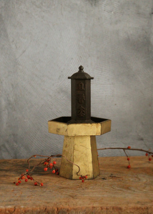 三方　金箔　6角高月　台　漆　お月見　三宝　飾り台13ｃｍ　