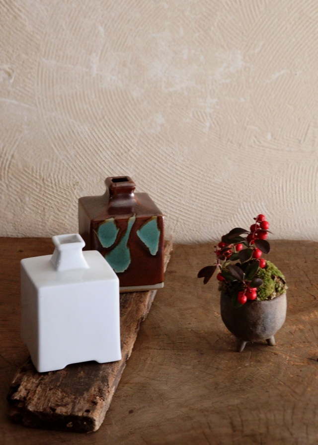 韓国白磁角徳利　益子焼角徳利　白磁器　民藝　花器　一輪挿し