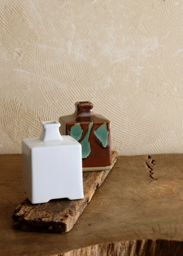 韓国白磁角徳利　益子焼角徳利　白磁器　民藝　花器　一輪挿し