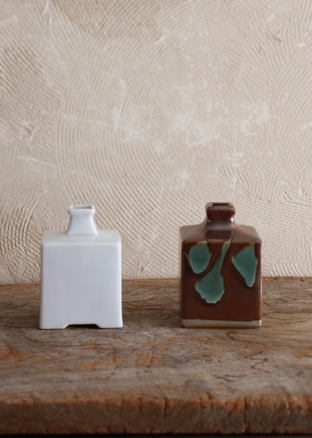 韓国白磁角徳利　益子焼角徳利　白磁器　民藝　花器　一輪挿し