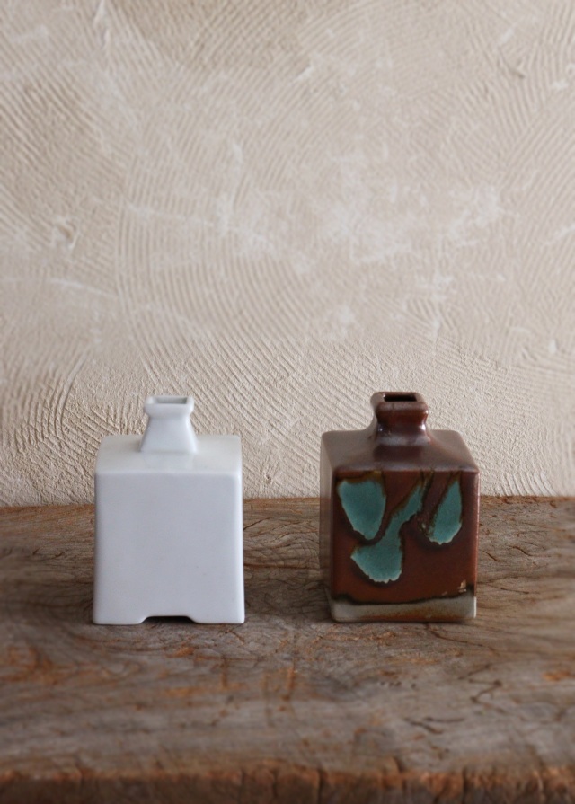 韓国白磁角徳利　益子焼角徳利　白磁器　民藝　花器　一輪挿し