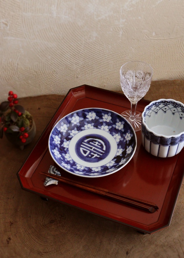 朱と黒二色の脚付き膳　漆膳　お膳　お月見　隅切り角膳　1膳