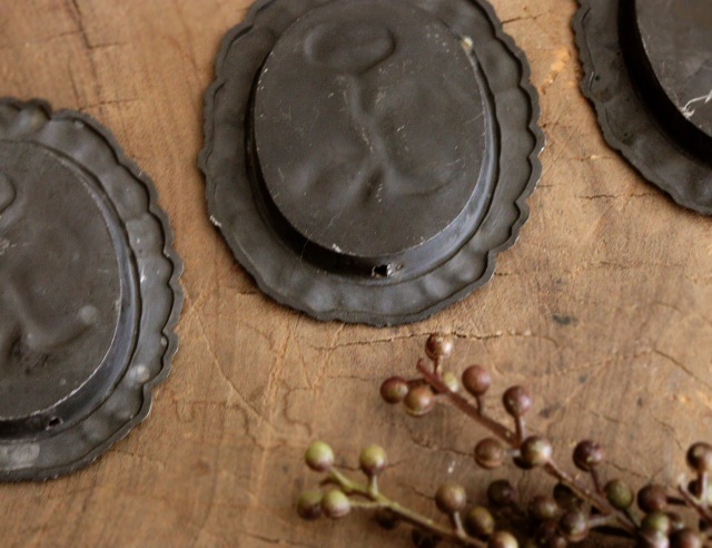 霊芝紋銅製　茶托　引手金具　4枚組　茶器　茶托　煎茶道具　骨董　古玩　民具　建具金具 豆皿