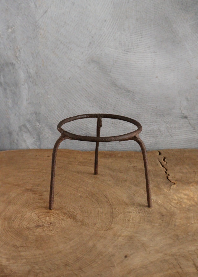 鉄味の良い古い五徳　鉄製五徳　火鉢周りのお道具　卓上火鉢　古道具　民藝　