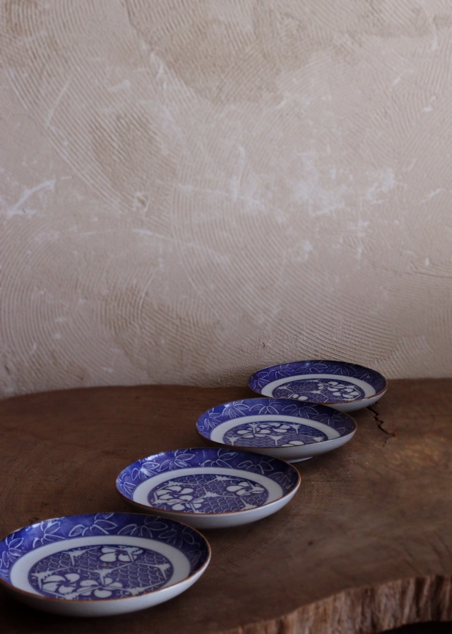 染付印判青海波亀甲花笹紋皿　４枚組　16ｃｍ　ケーキ皿　取り皿　モダン皿　印判皿