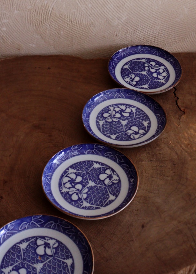 染付印判青海波亀甲花笹紋皿 4枚組 16cm ケーキ皿