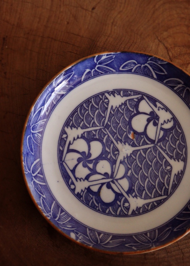 染付印判青海波亀甲花笹紋皿　４枚組　16ｃｍ　ケーキ皿　取り皿　モダン皿　印判皿