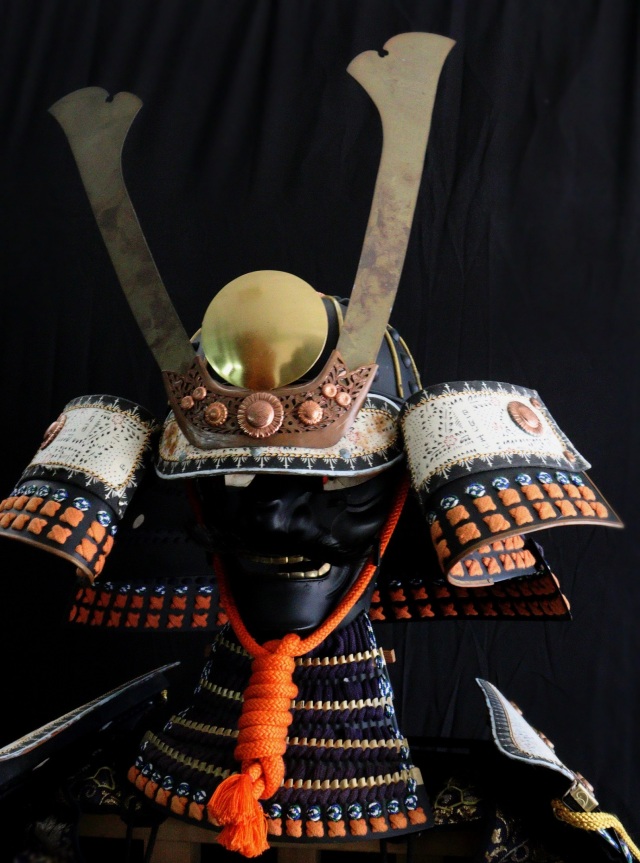 兜一式 等身大甲冑 色々威 大鎧 面頬 前立て 鎧兜 甲冑 時代兜 将軍  侘寂　samurai