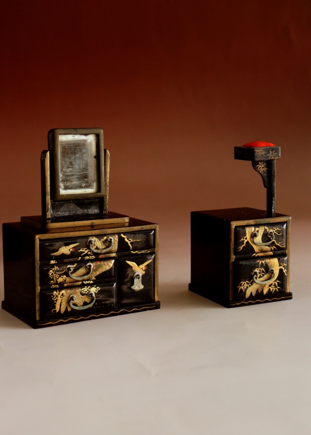 雛道具　蒔絵道具　雛人　鏡台　箪笥　長持　蒔絵道具　裁縫箱　雛人形道具　道具　ひな祭り