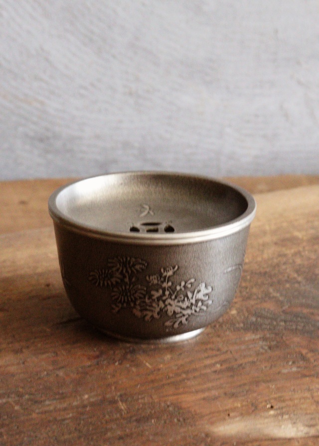 煎茶道具　 間村自造　錫製　文字文　茶こぼし　約269g　V　R7017 煎茶道具 間村自造 錫製 文字文 茶こぼし 約269g V R7017