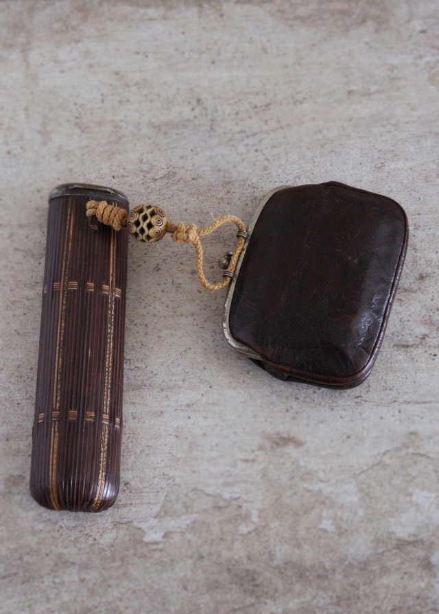 相良刺繍　煙草入れ　竹細工キセルケース　アンティーク　装身具　透かし根付