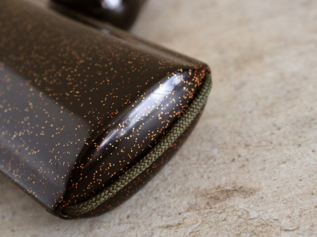 梨地漆ケース　煙草入れ　眼鏡ケース　キセルケース　アンティーク　装身具　茄子根付