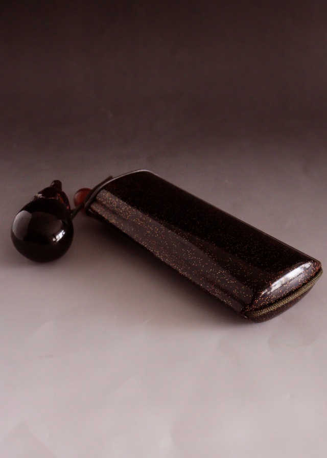 梨地漆ケース　煙草入れ　眼鏡ケース　キセルケース　アンティーク　装身具　茄子根付