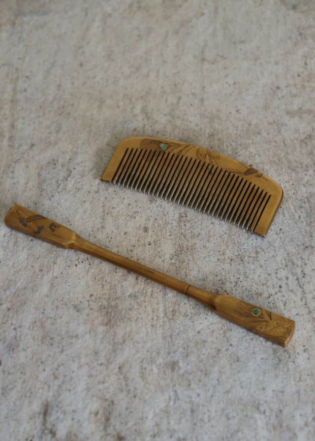 螺鈿孔雀紋蒔絵櫛・笄セット　漆器　髪飾り　和装小物　伝統工芸