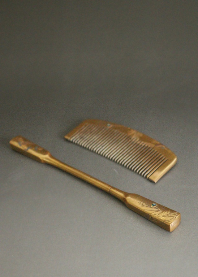 螺鈿孔雀紋蒔絵櫛・笄セット　漆器　髪飾り　和装小物　伝統工芸