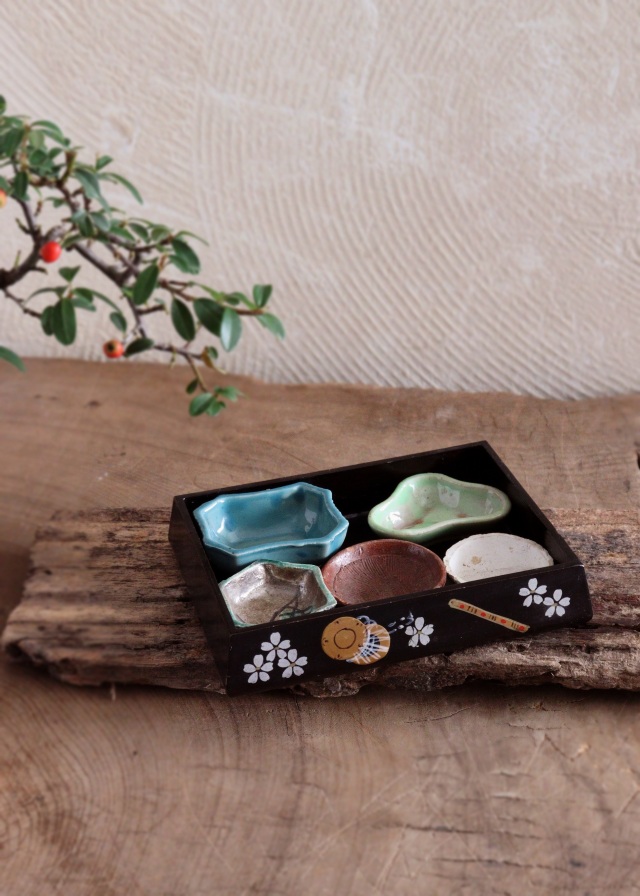 小さな小さな豆皿セット　小鉢セット　　ミニチュア　おままごと　蒔絵箱付