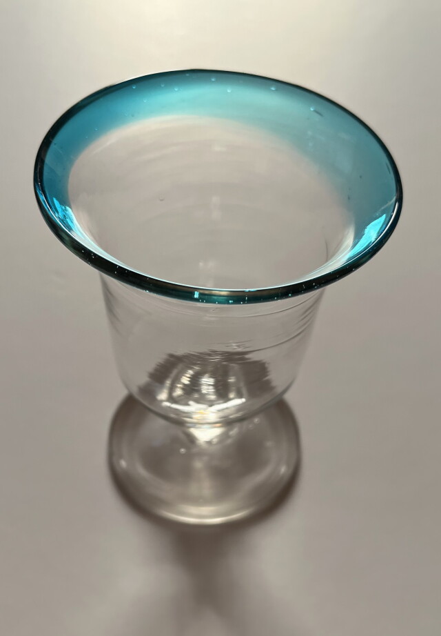 氷カップ・ブルーの口縁