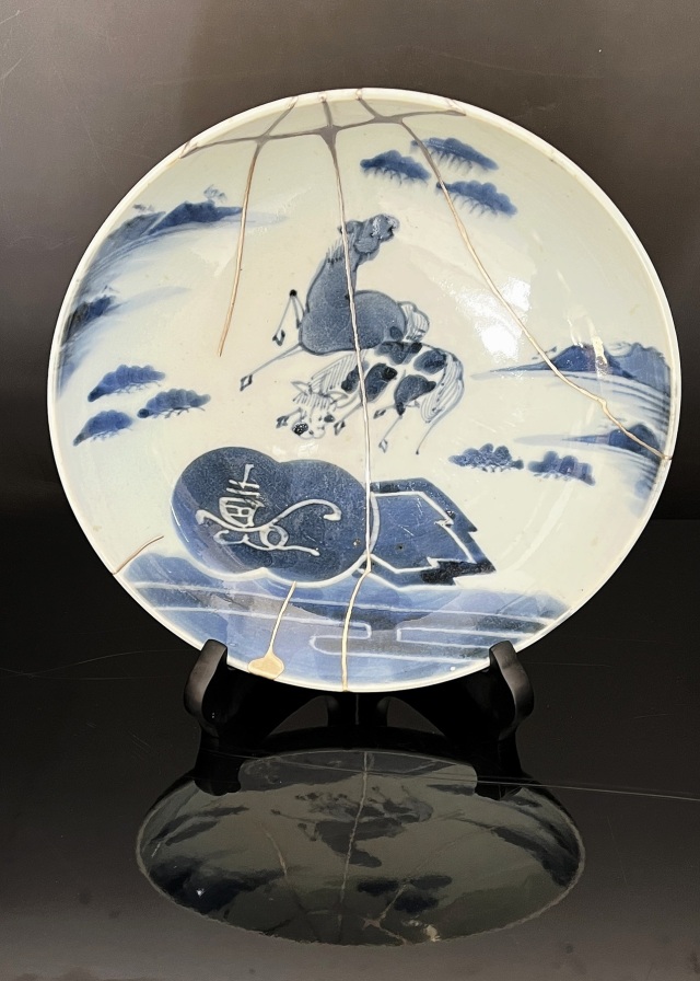 染付皿　馬図　プラチナ繕い有り