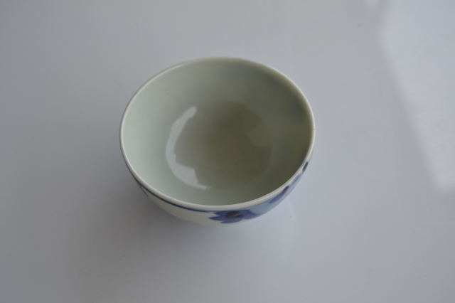 染付手描き丸花紋煎茶茶碗