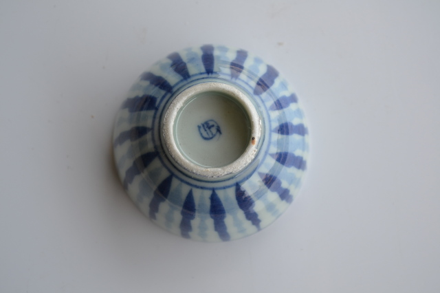 染付手描き麦わら手煎茶碗